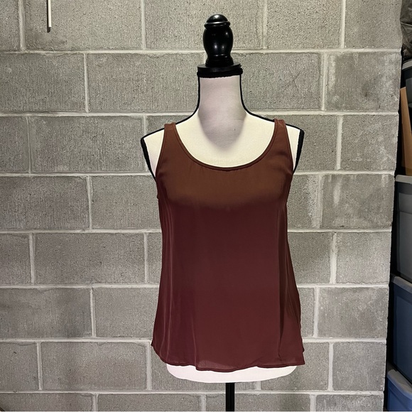 2 Women’s tops. - Picture 8 of 11